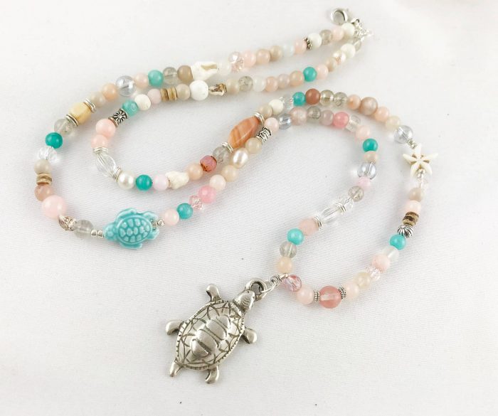 Extravagante Perlenkette Mit Edelsteinen Und Besonderem Glas Im Boho Style