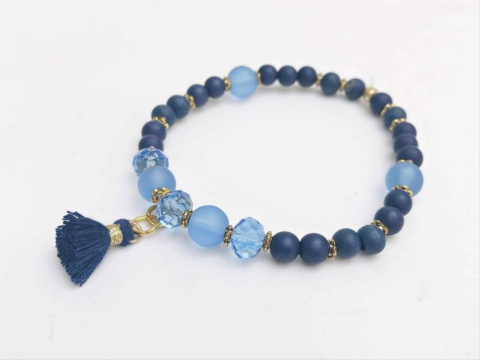 Hübsches Blaues Perlenarmband Aus Verschiedenen Glasperlen Und Hochwertige Acrylperlen