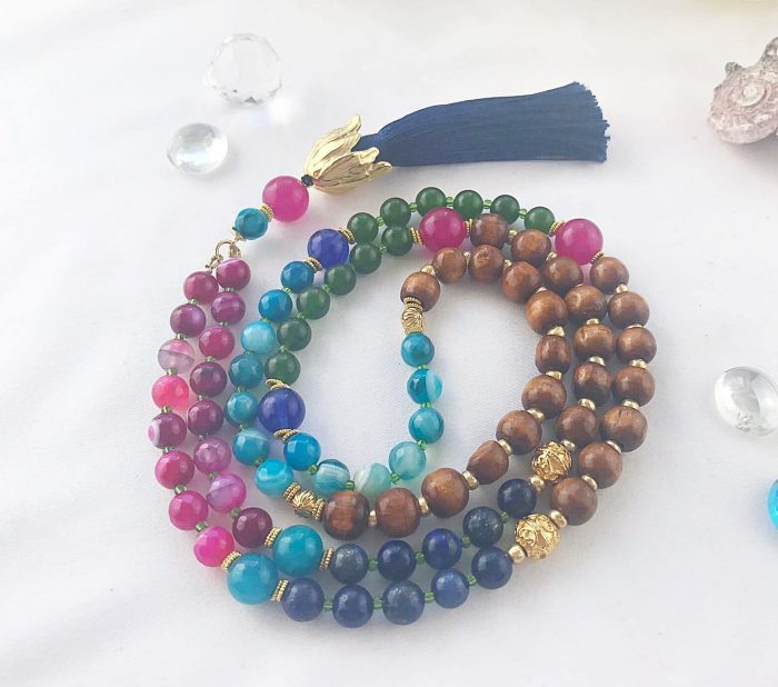 Schöne Boho Style Edelstein-Halskette Mit Langer Quaste In Leuchtenden Farben