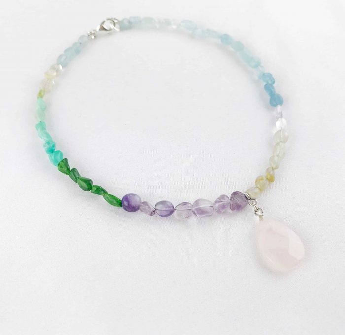 Zarte Perlenkette Mit Aquamarin Im Farbverlauf