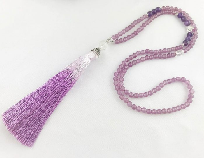 Luxuriöse Edelstein-Halskette Mit Langer Quaste In Edlem Purple