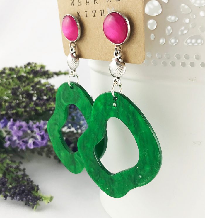 Schöne Ohrringe In Leuchtendem Grün Und Pink