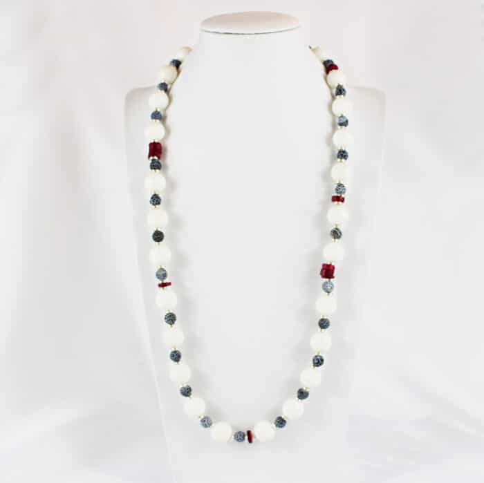 Lange Boho Style Edelstein-Halskette Aus Weißer Koralle