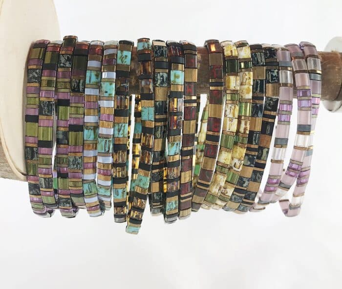 Geschmeidiges Perlenarmband Set ( 3 Armbänder) Aus Glänzenden Miyuki Perlen In Eckiger Form -