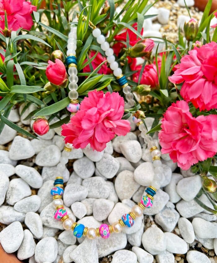 Helle Perlenkette In Bunten Farben Mit Süßwasserperlen -