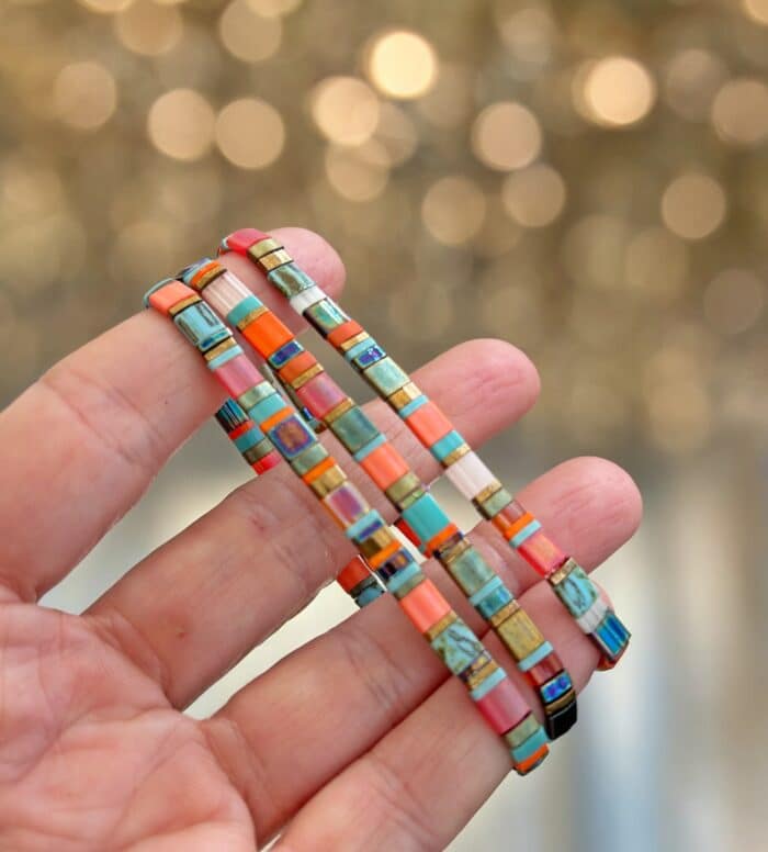 Geschmeidiges Armband Set ( 3 Armbänder) Aus Glänzenden Miyuki Perlen In Eckiger Form -